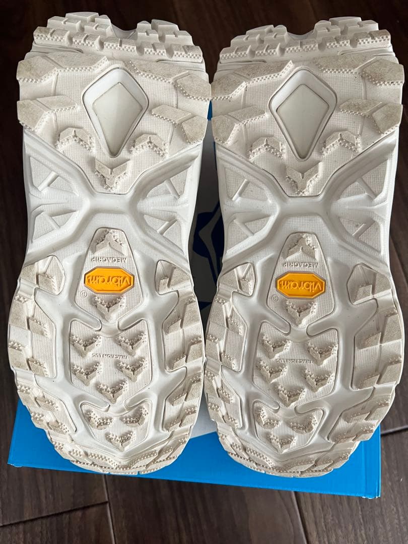 【値下げ】HOKA W KAHA 2 FROST MOC GTX オートミルク