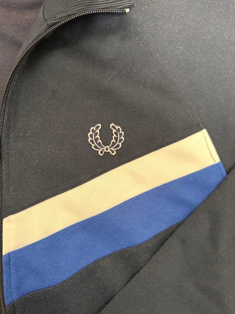 マ*ン様 FRED PERRY ネイビー トラックジャケット Mサイズ