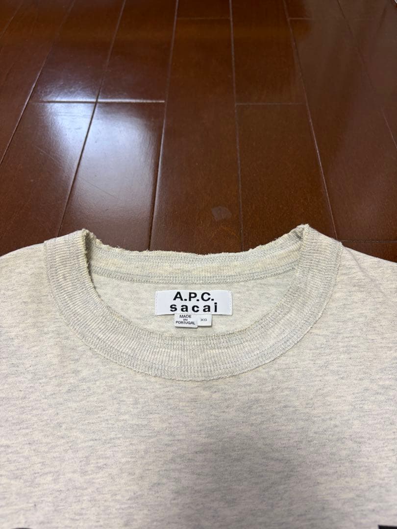 A.P.C. × sacai ロゴTシャツ SA.P.C.Ai