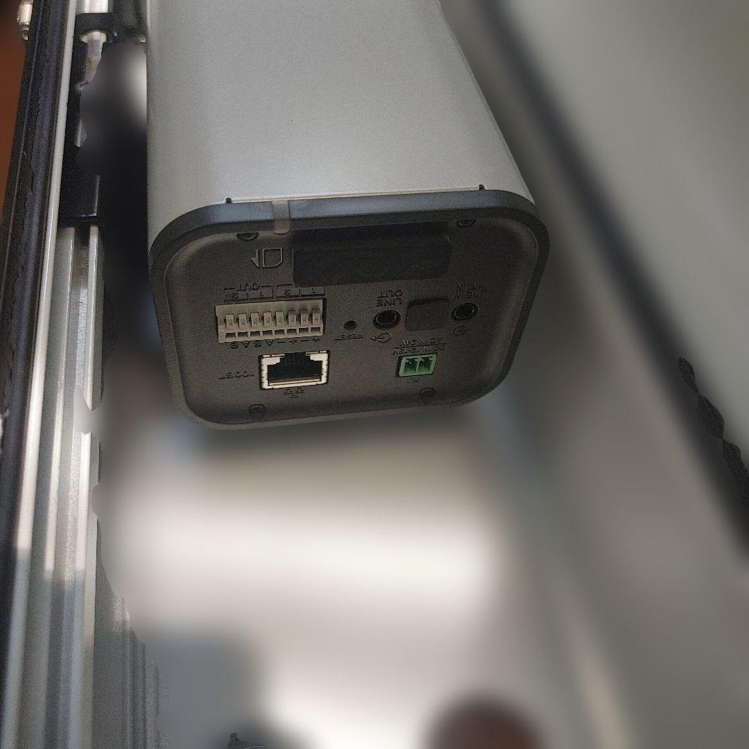 屋外ケース付き　防犯カメラ　キャノン　ネットワークカメラ　VB-M720F ②