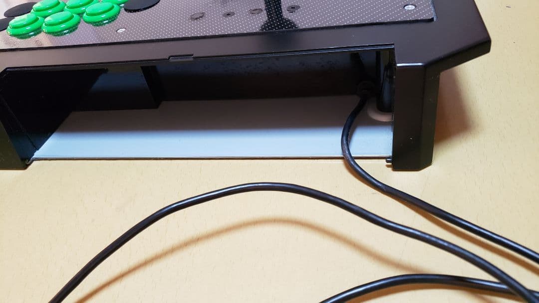 PS5対応アーケードコントローラー　HORI隼改
