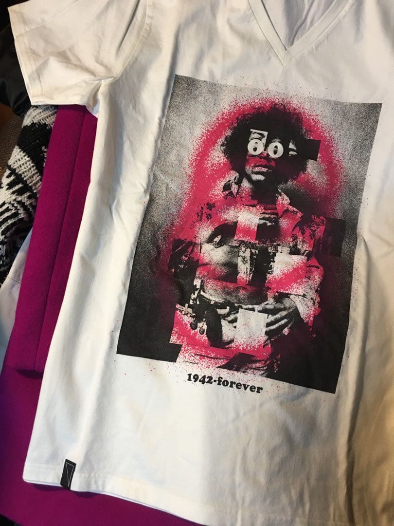 arean8285351×BUGGY JIMI HENDRIX