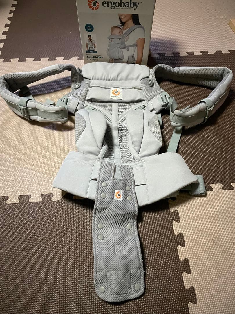 ergobaby OMNI 360 抱っこ紐 グレー　ソレイアード防寒ケープ付き