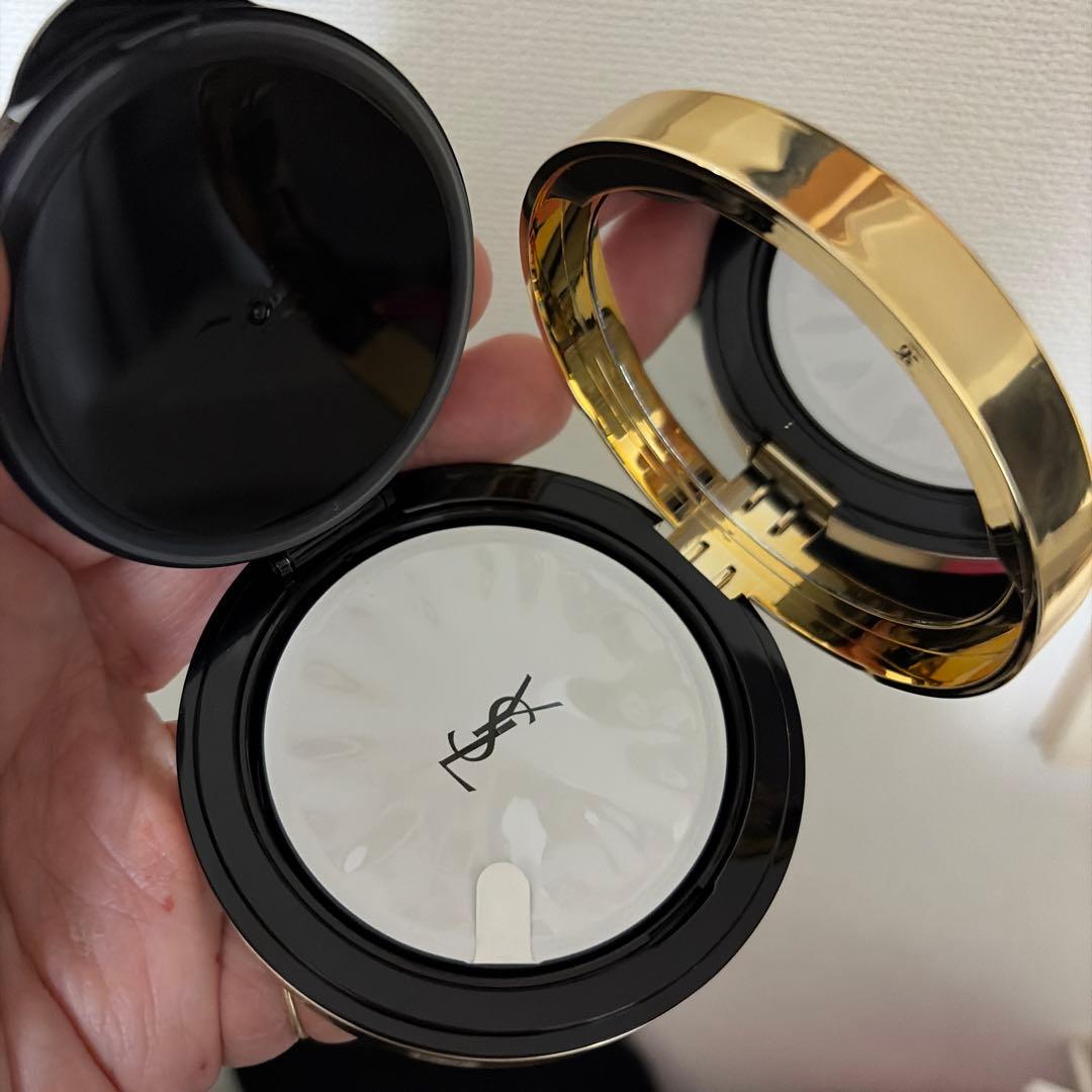 【新品イヴ・サンローラン YSL ラディアントタッチグロウパクト B10