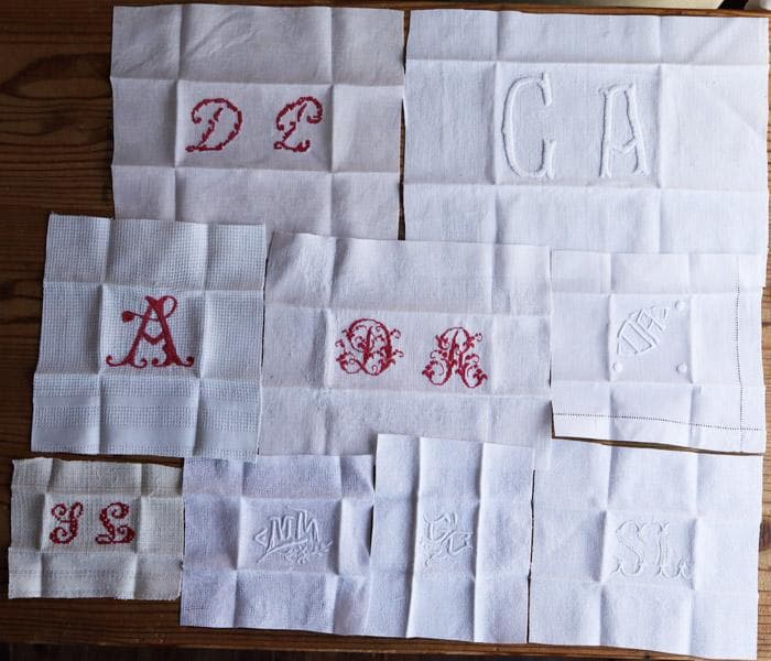 【67】たくさん 27枚！フランス アンティーク 手刺繍 イニシャル 端切れ