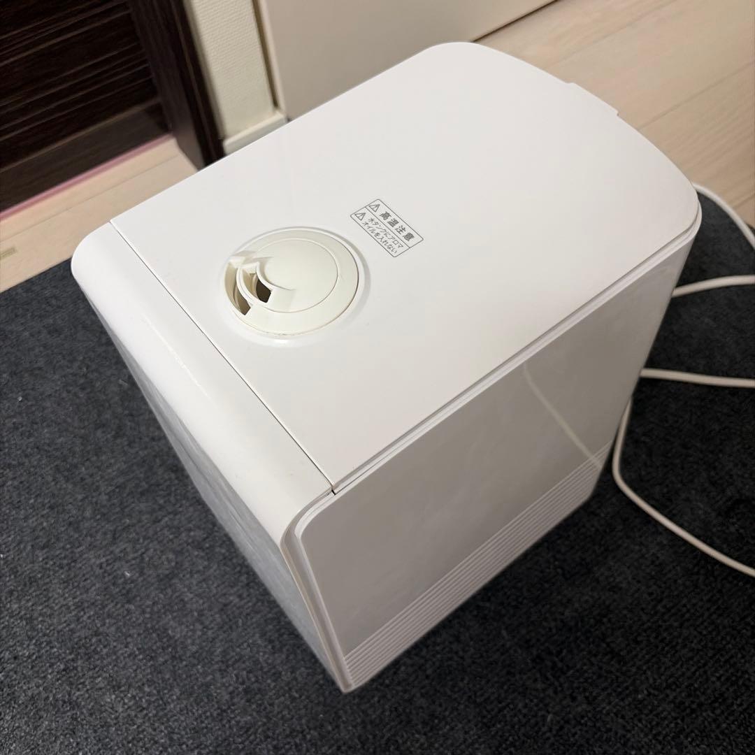 ホワイト 置き型加湿器 タッチ式　ニトリ　17畳