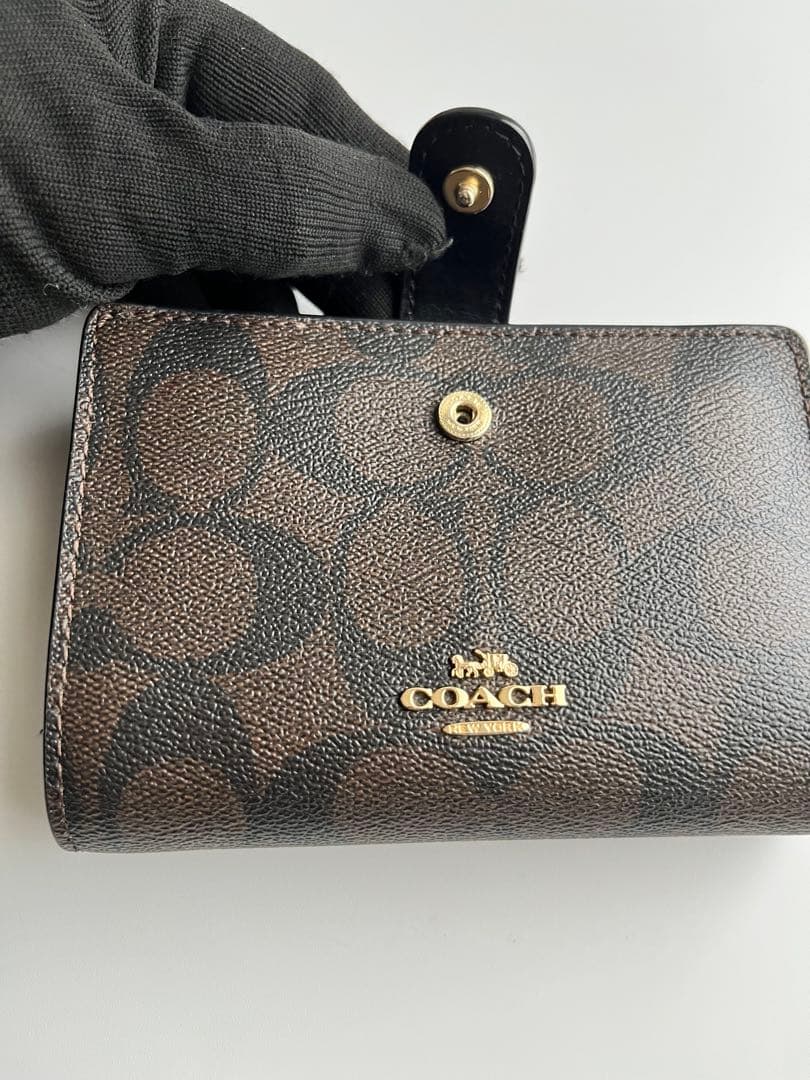 美品✨COACH コーチ　二つ折り財布