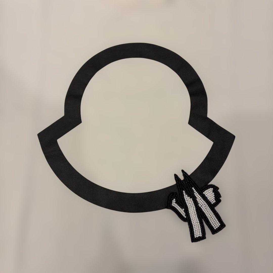 ホワイト Tシャツ ビーズ刺繍 ロゴ