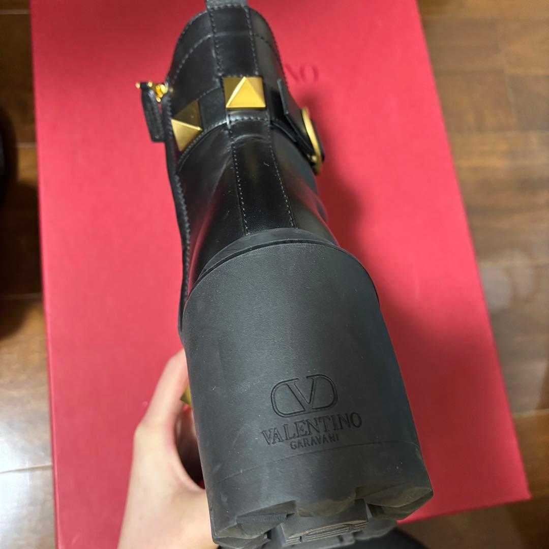 【最終値下げ】ヴァレンティノ　ローマスタッズ コンバットブーツ　ブラック