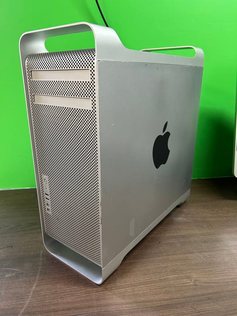ジャンク商品　Apple Mac Pro シルバー中身ありません。不起動動作商品