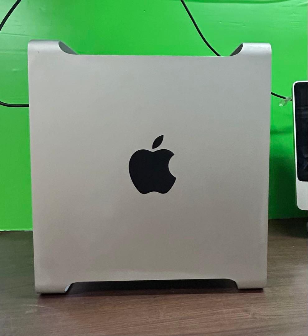 ジャンク商品　Apple Mac Pro シルバー中身ありません。不起動動作商品