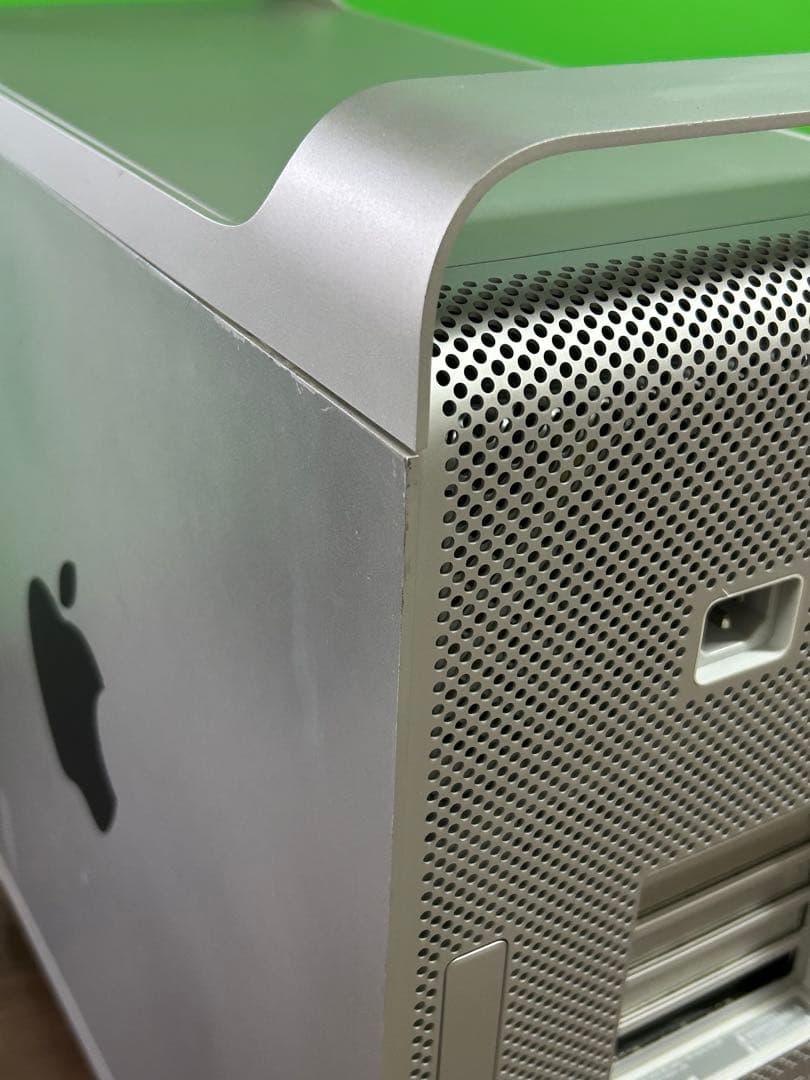 ジャンク商品　Apple Mac Pro シルバー中身ありません。不起動動作商品