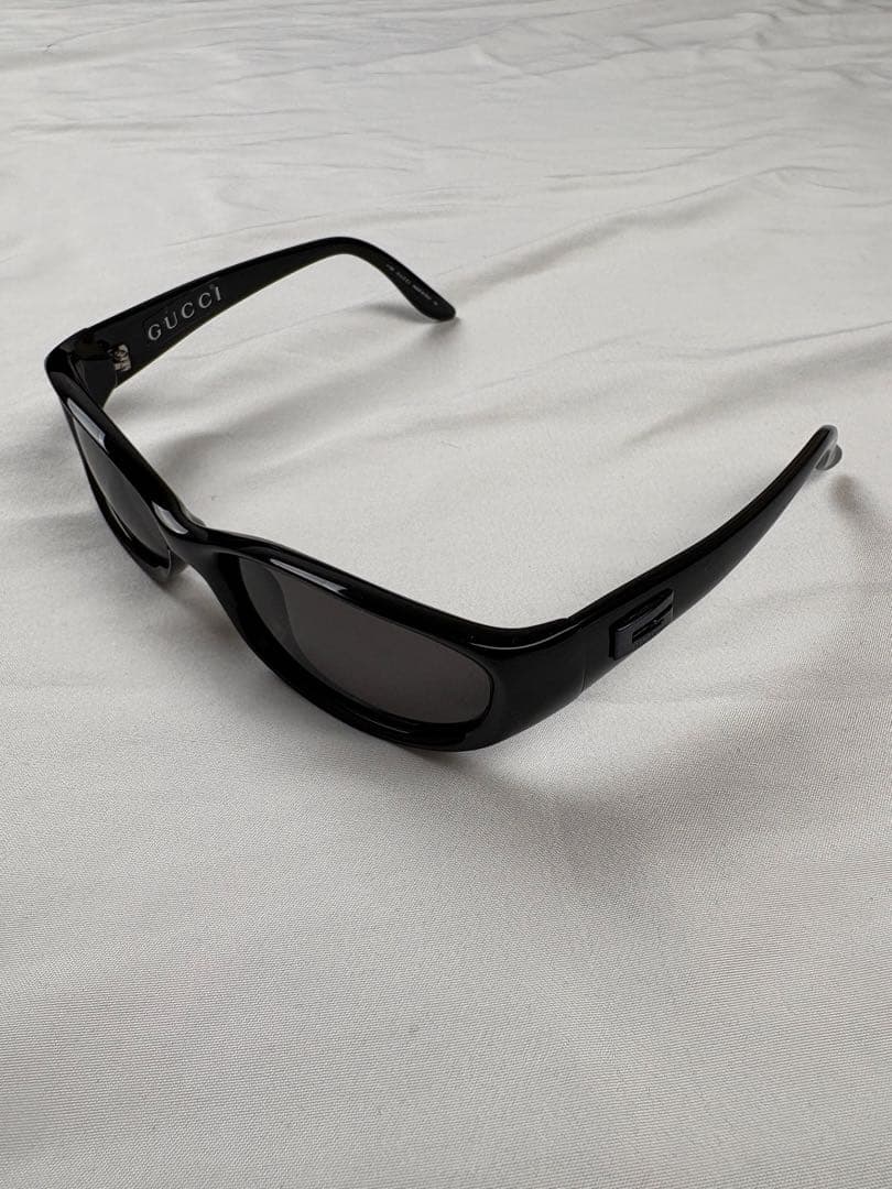 小物 GUCCI oval sunglasses black