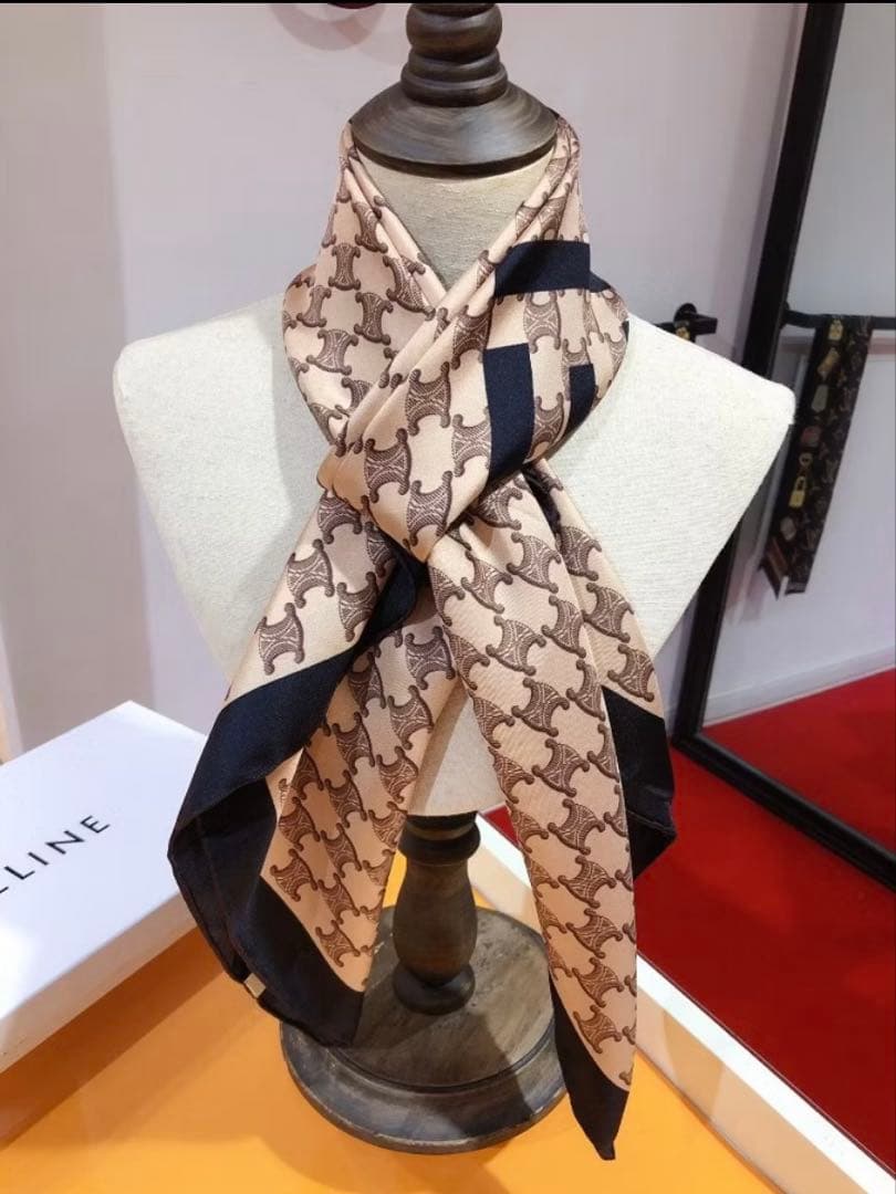 CELINE ロゴ入りスカーフ ベージュ/ネイビー　スカーフのみ