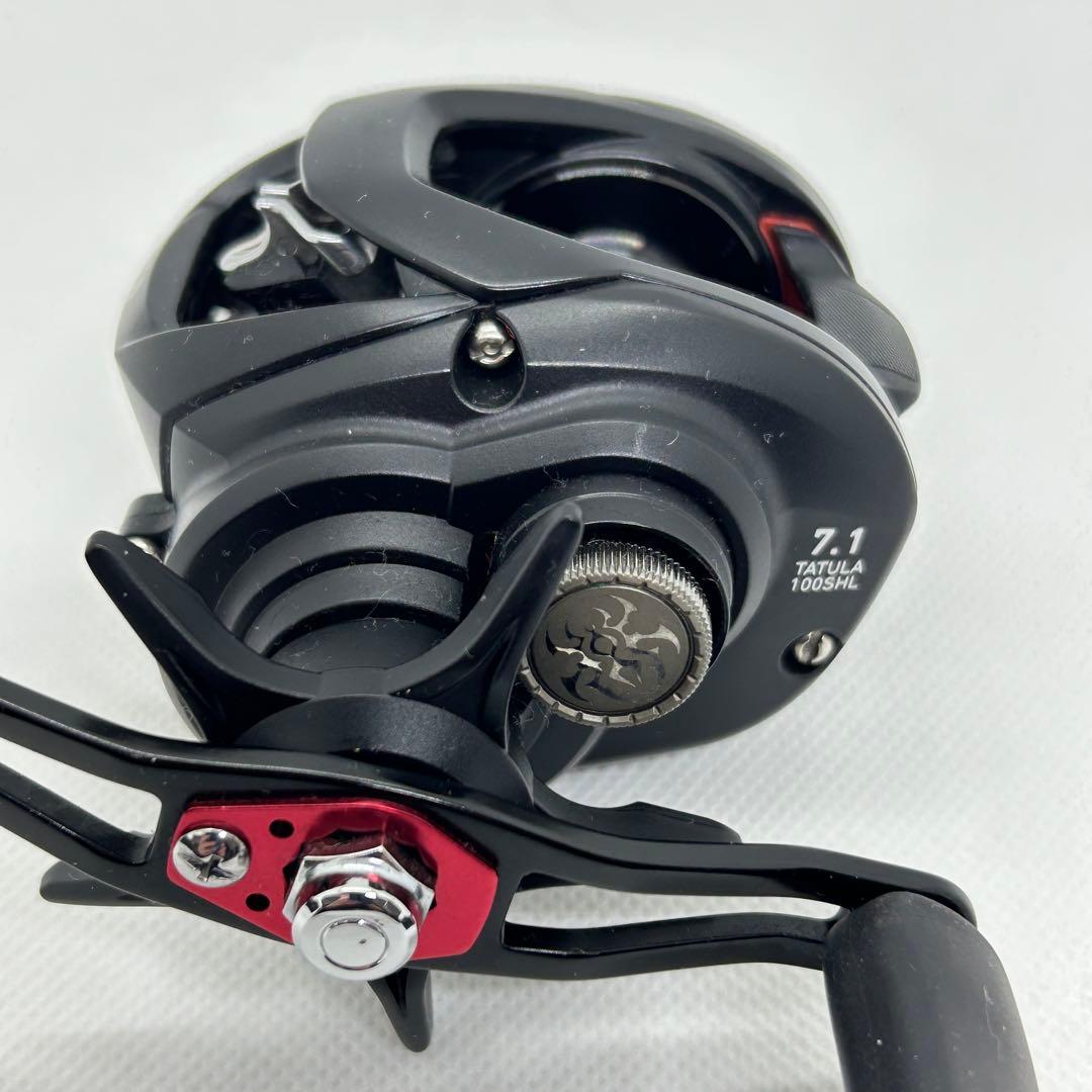 【美品】 ダイワ タトゥーラ 100SHL 7.1 ベイトリール