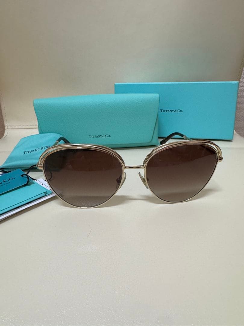 Tiffany & Co. ラウンド型サングラス