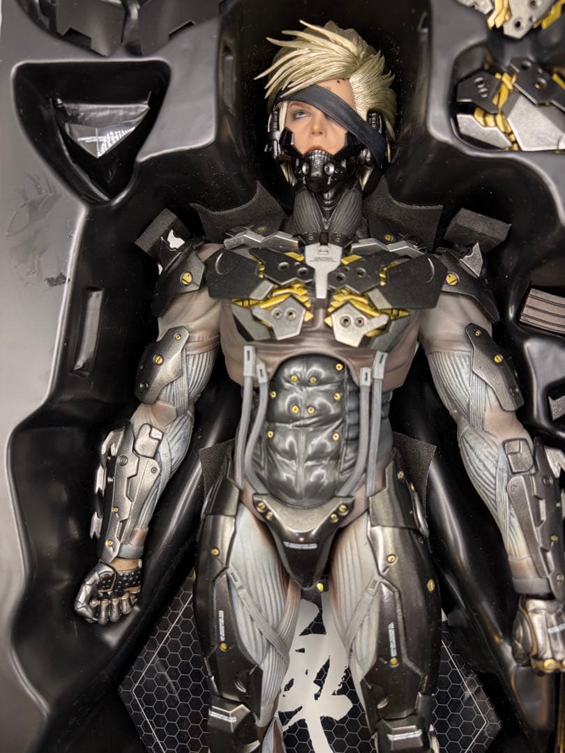ホットトイズ L GEAR RISING RAIDEN 雷電 フィギュア