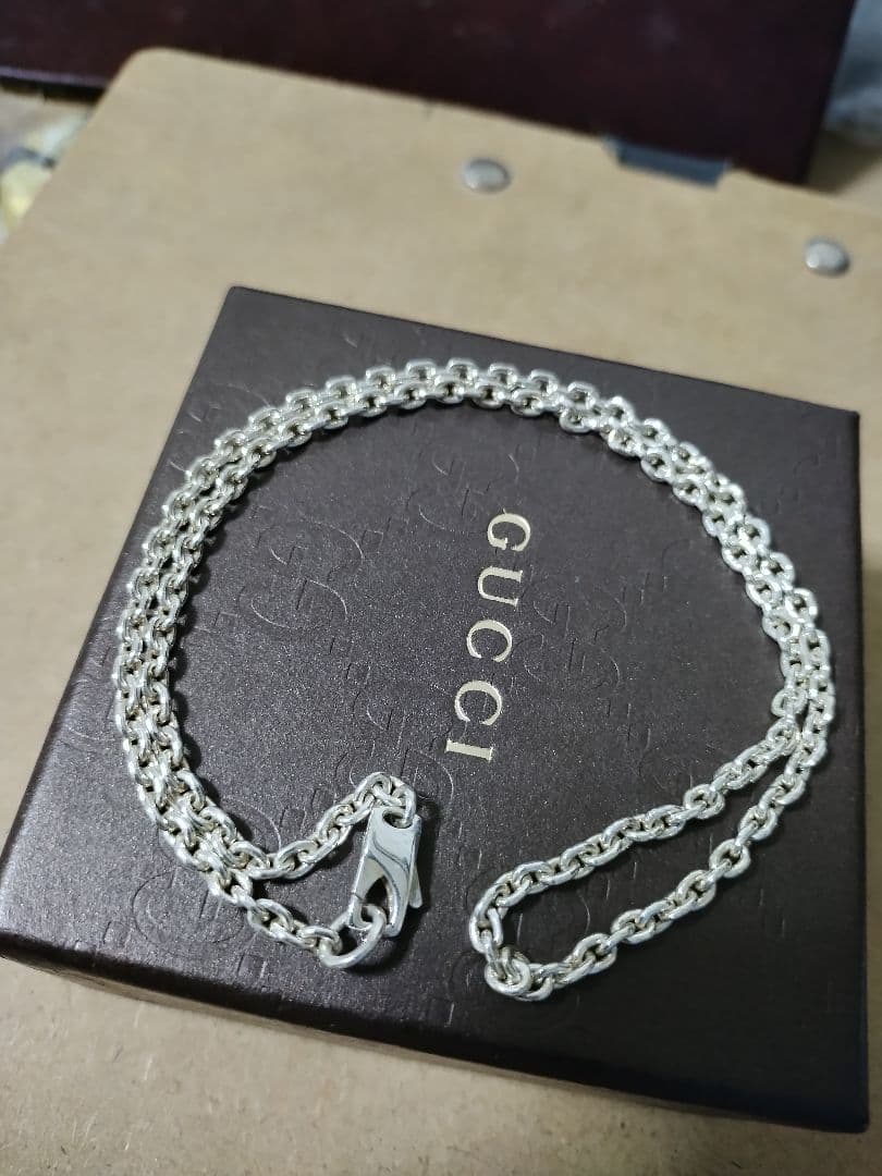 美品 GUCCIグッチ シルバー925チェーンネックレス イタリア製 高級感あり