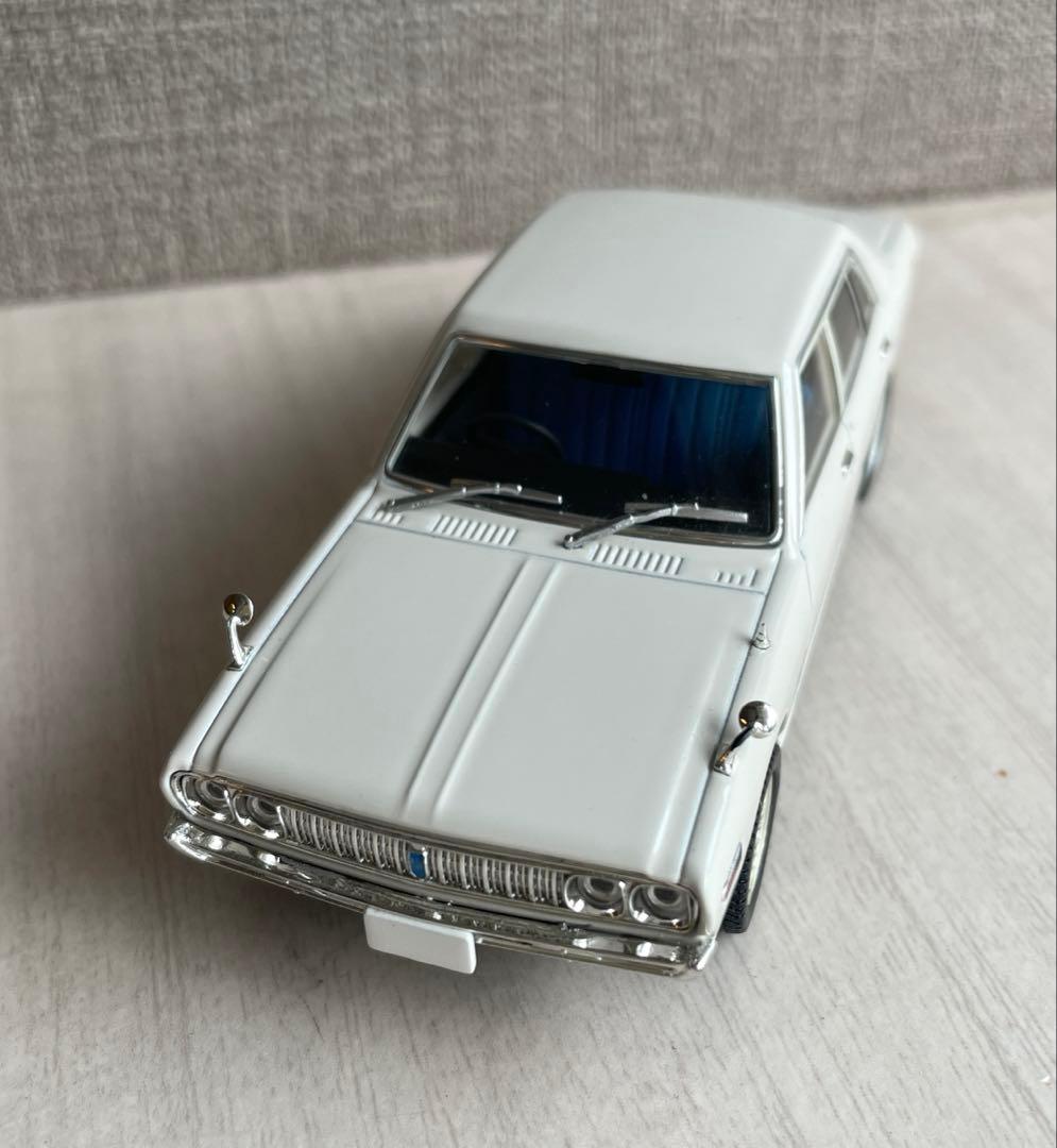 LV-N43 08a 日産 セドリック 1973年トミカリミテッドヴィンテージ