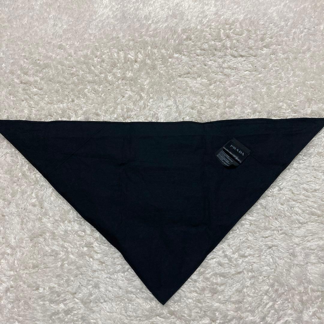 【美品】PRADA 三角スカーフバンダナ黒×赤　ブラック　レッド