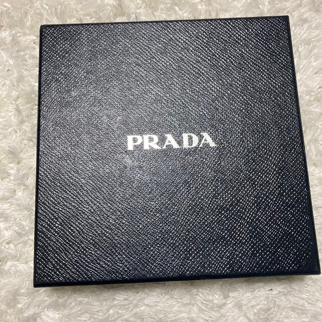 【美品】PRADA 三角スカーフバンダナ黒×赤　ブラック　レッド