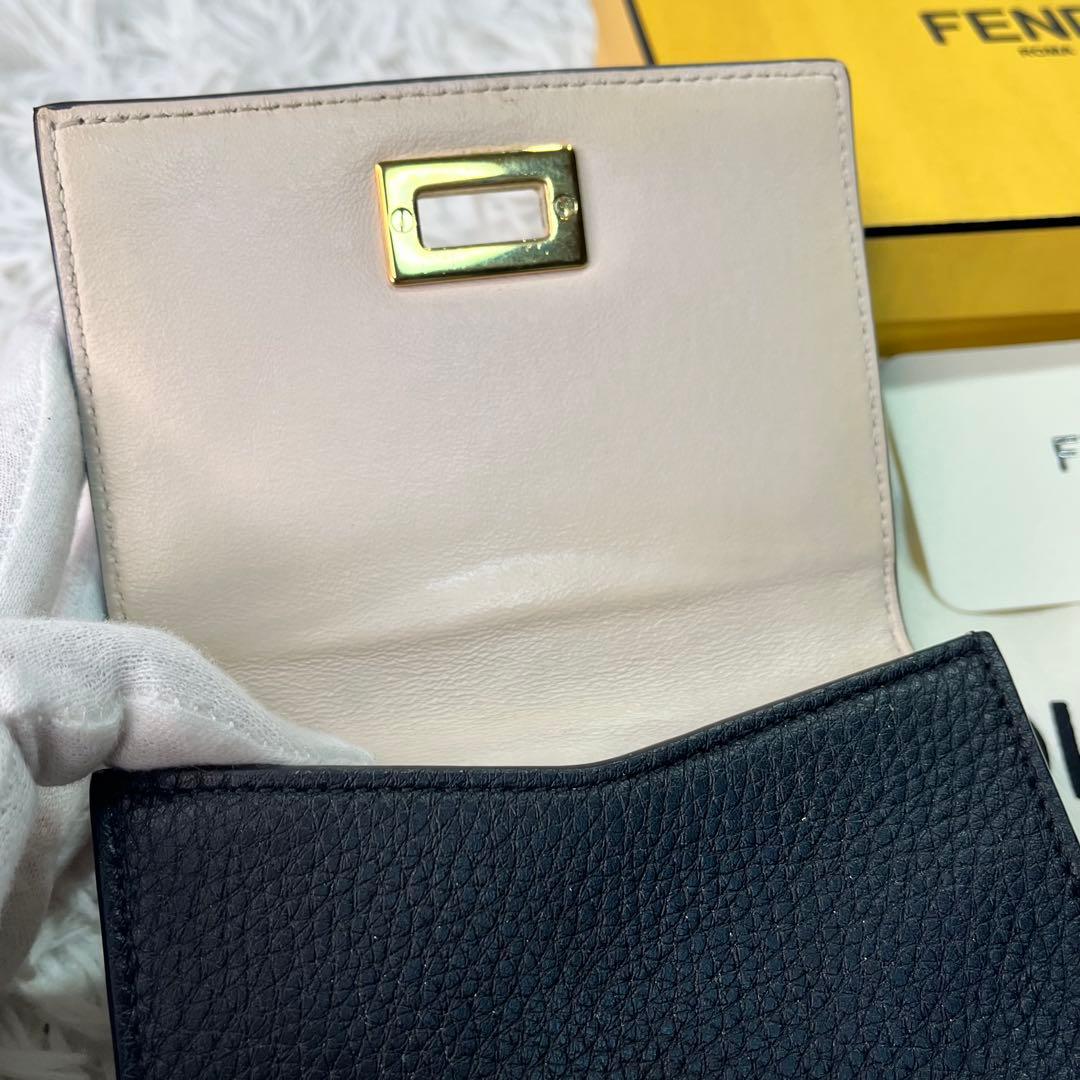 人気✨フェンディ ピーカブー コンパクト 折り財布 ブラック レザー