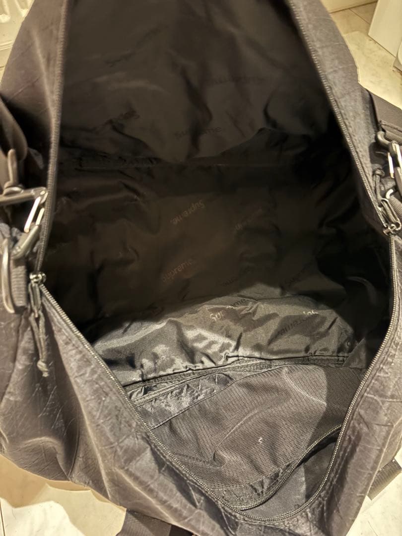 Supreme ブラック ダッフルバッグ