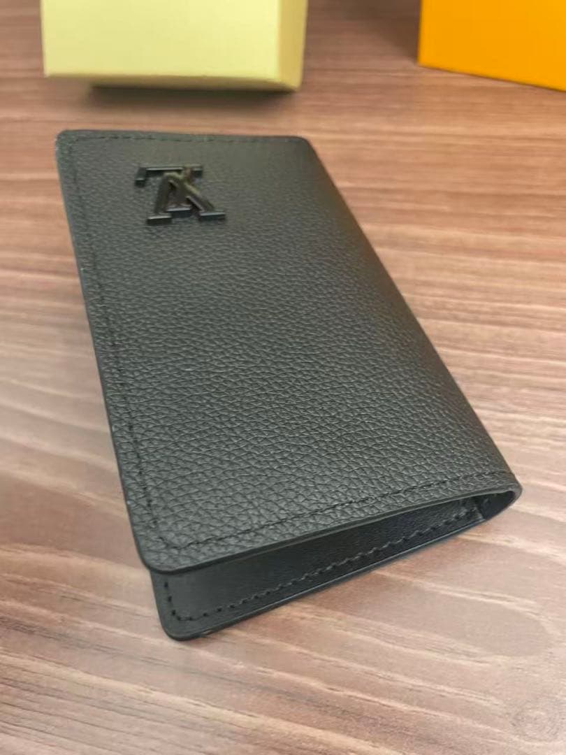 LOUIS VUITTON ルイ・ヴィトン グレインレザー 二つ折り財布