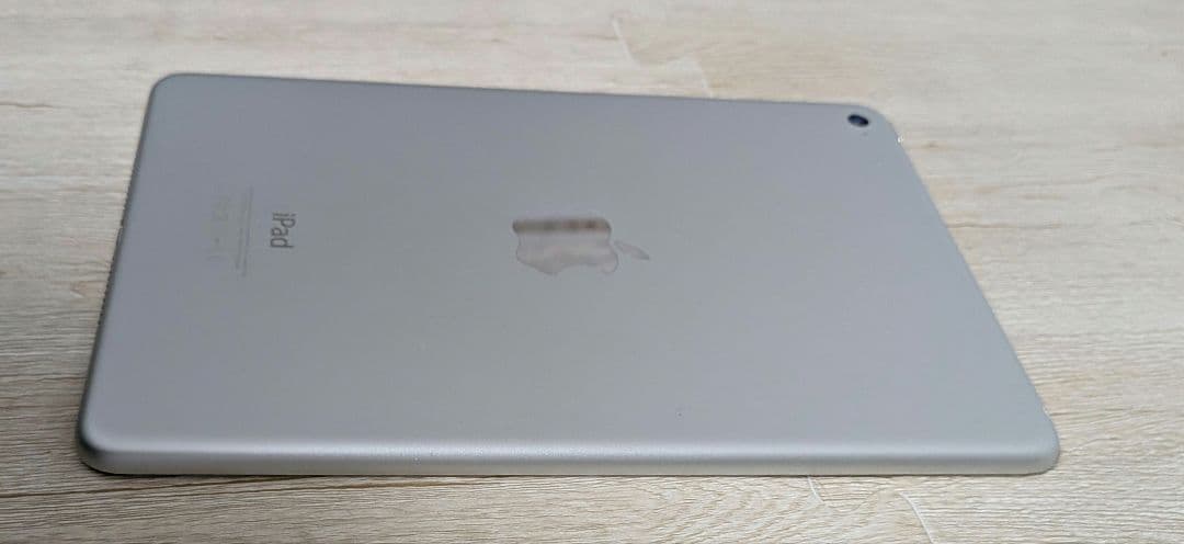 Apple iPad mini 4 128GB Wi-Fi シルバー