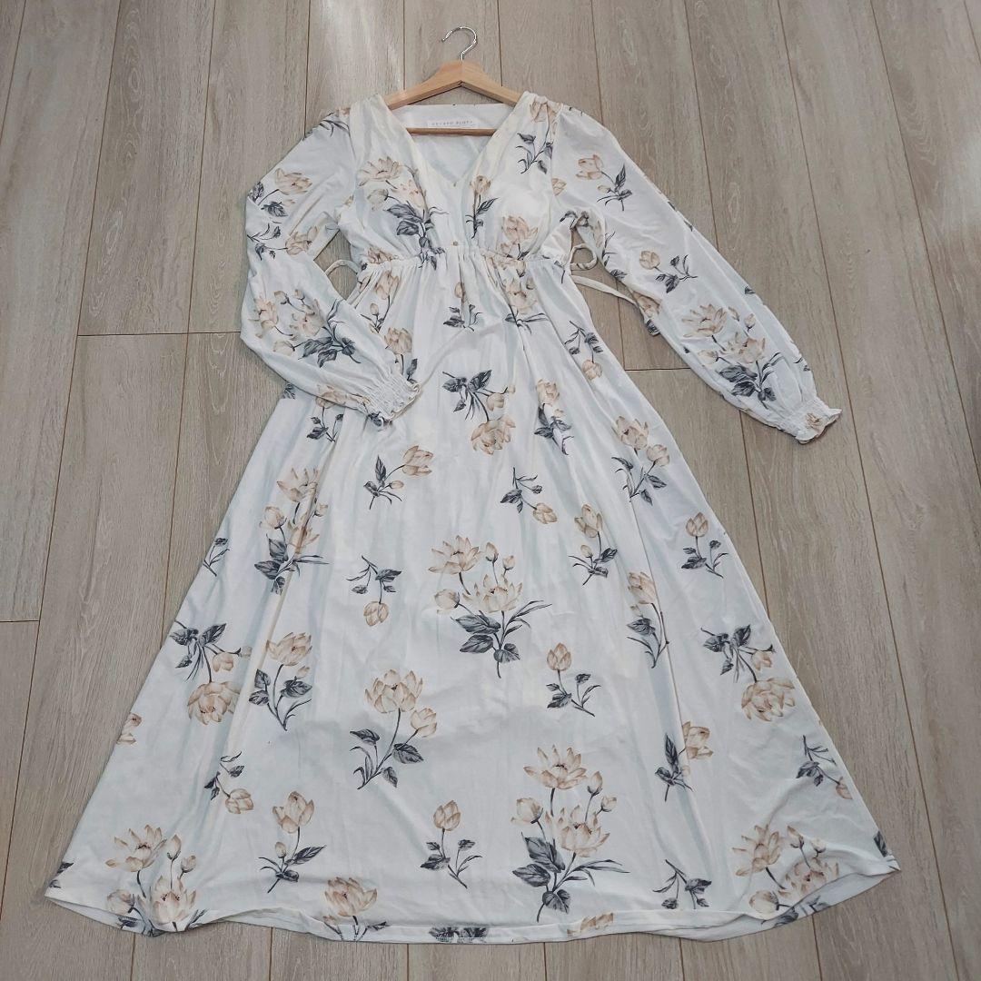 【美品】ジェラートピケ　ロング　ワンピ　カップ付き　長袖　花柄　ウォーターリリー