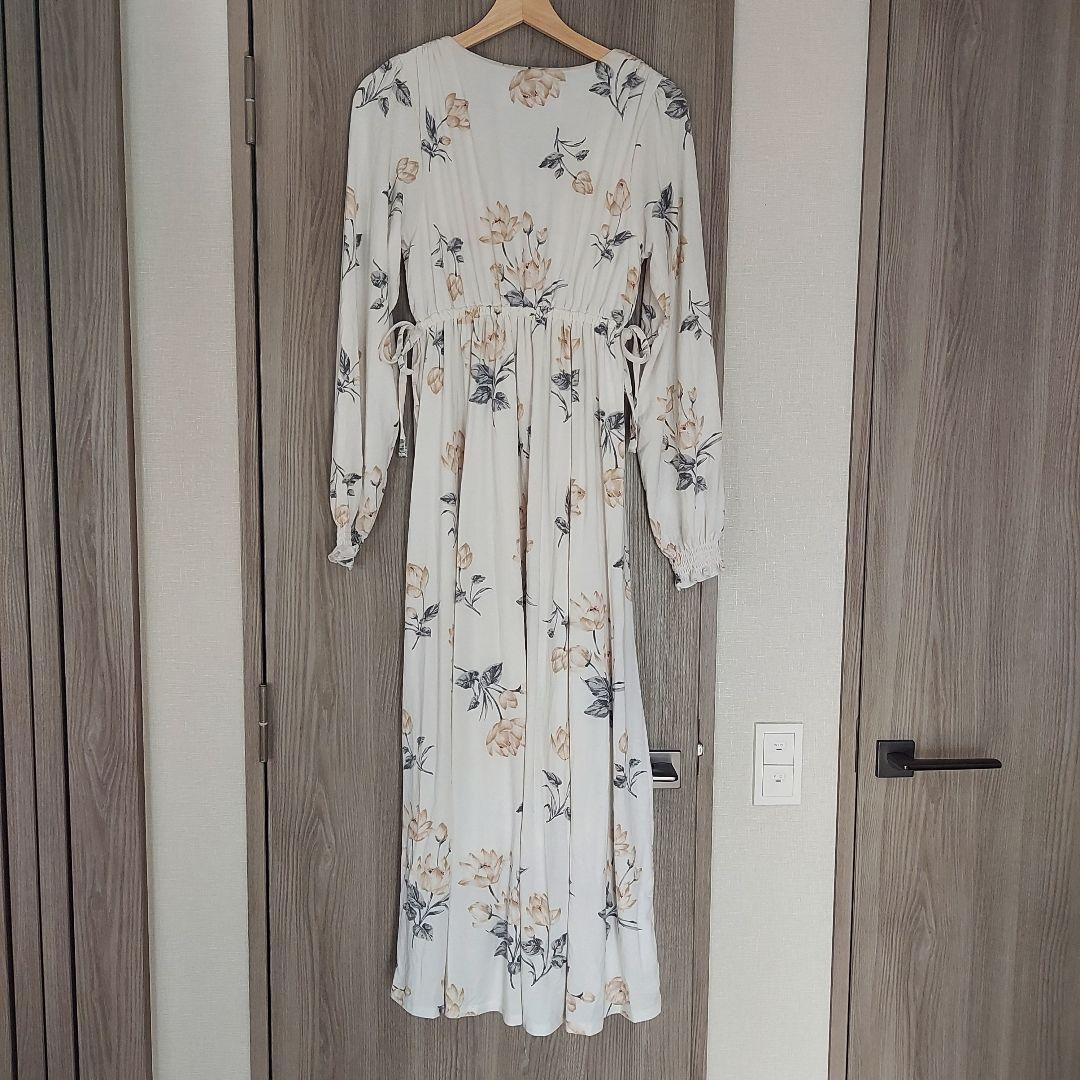 【美品】ジェラートピケ　ロング　ワンピ　カップ付き　長袖　花柄　ウォーターリリー