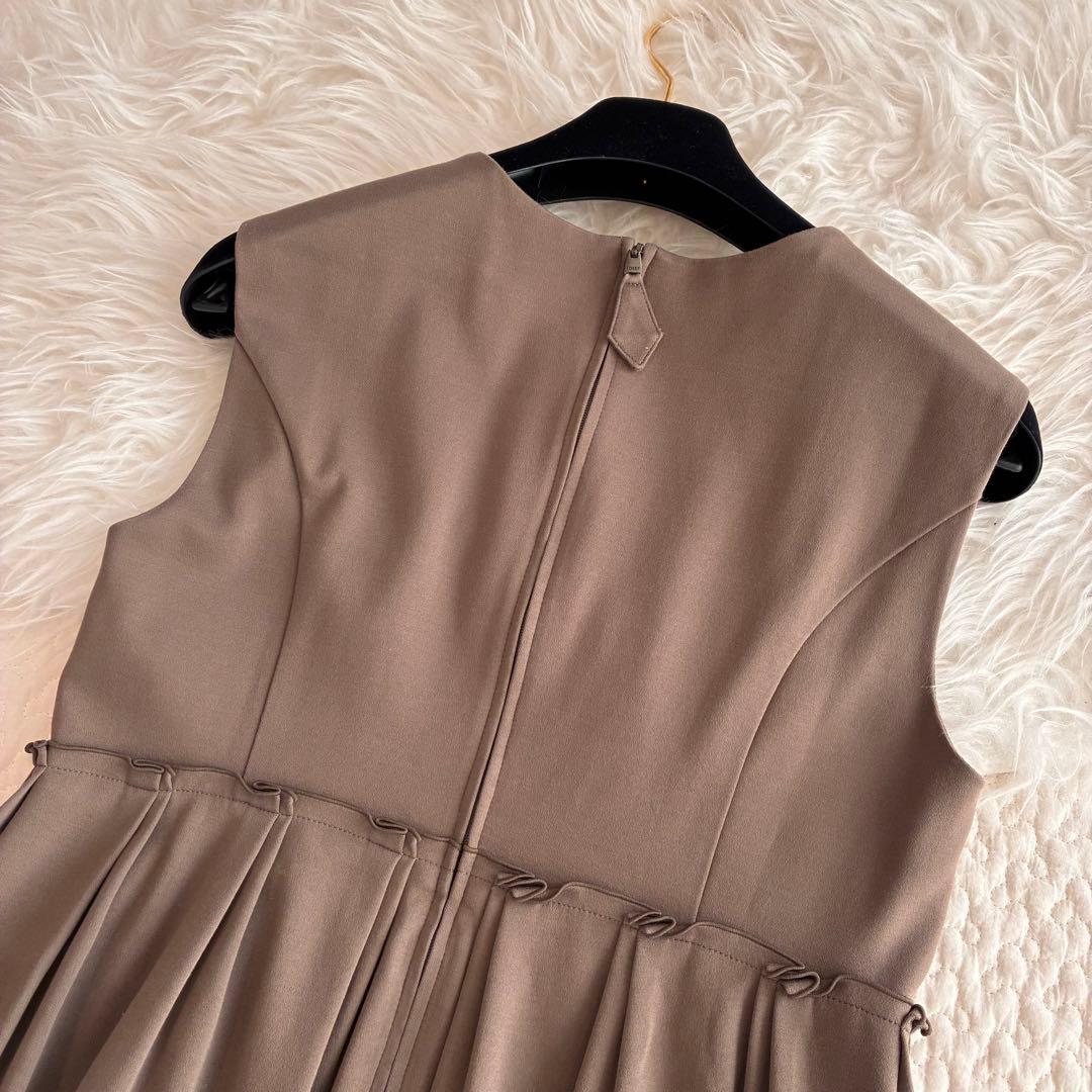 美品♡フォクシーニューヨーク　ノースリーブワンピース　ロゴプレート　42