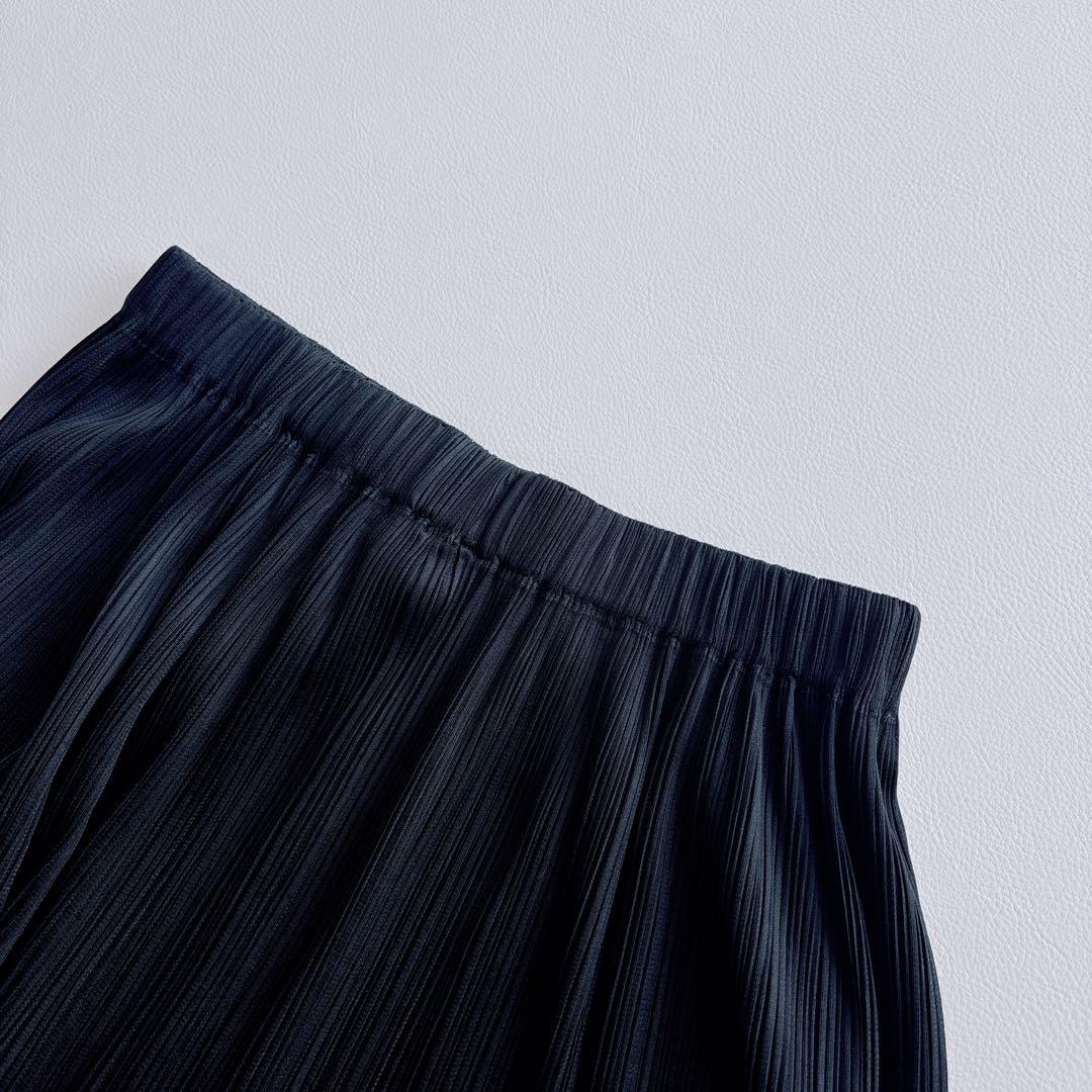 極美品✨ ISSEY MIYAKE イッセイミヤケ　フレアスカート　プリーツ　黒