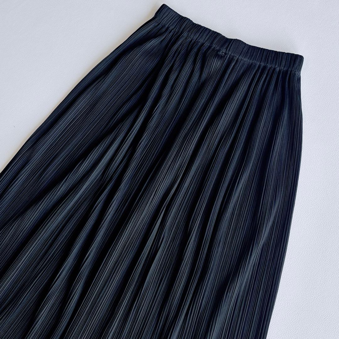 極美品✨ ISSEY MIYAKE イッセイミヤケ　フレアスカート　プリーツ　黒