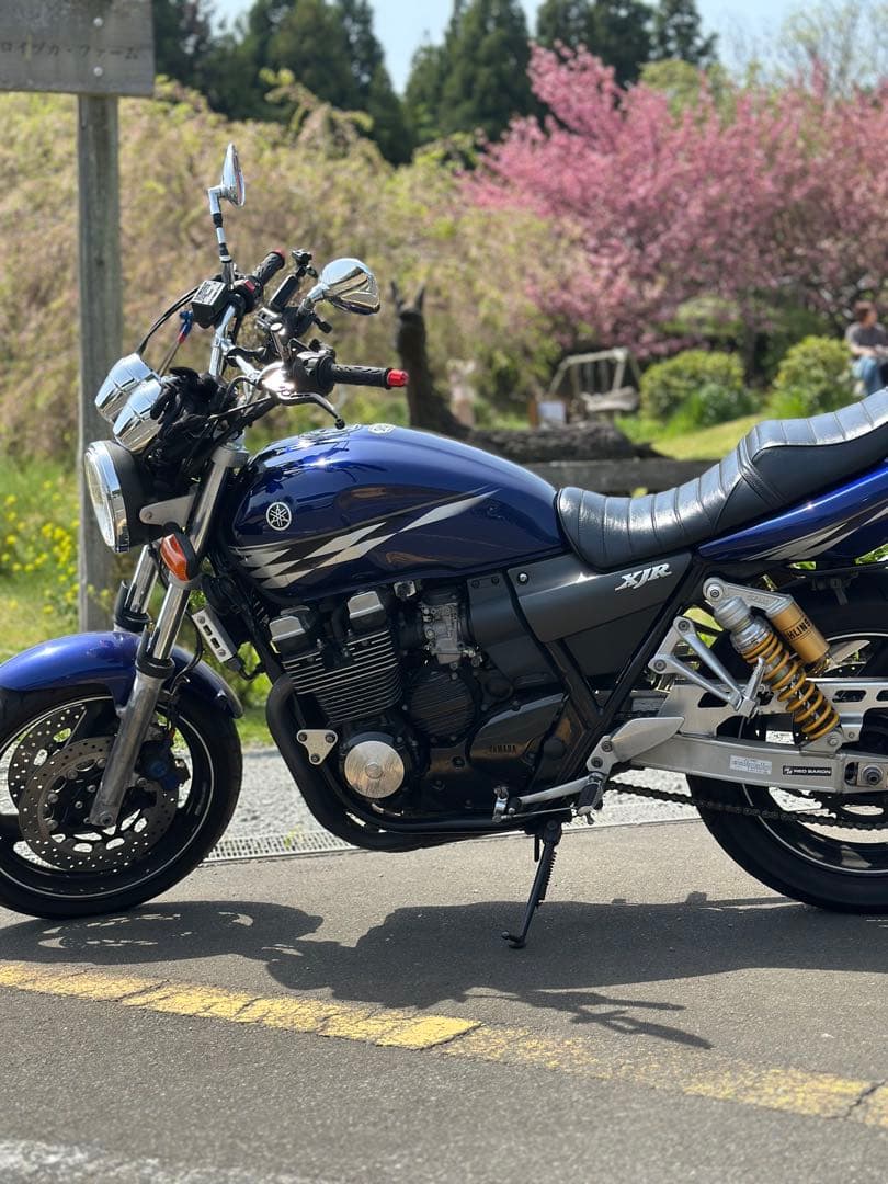 XJR400 RH02J 4HM9タックロールシート 黒 純正ベース使用シート