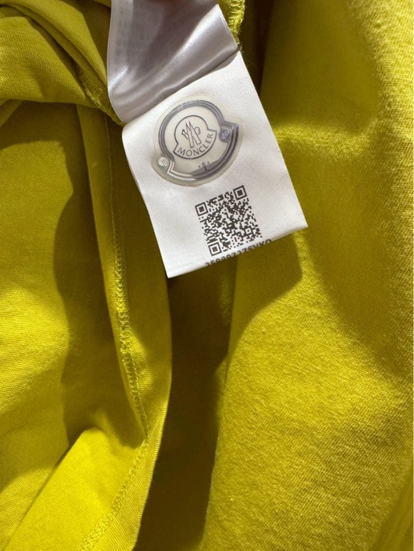 MONCLER イエロー ロゴ Tシャツ