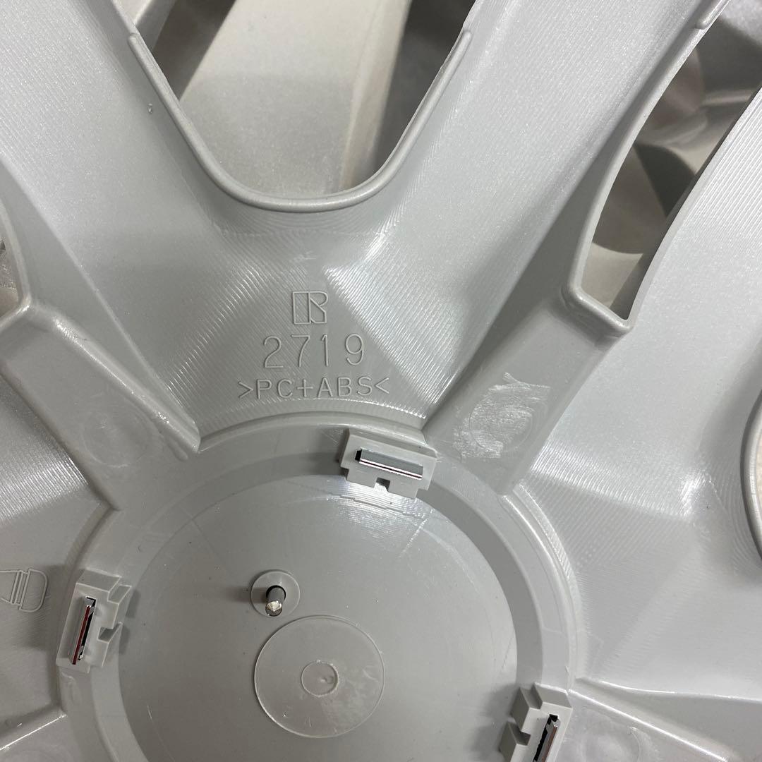トヨタ　純正　ウィッシュ15インチホイールカバー