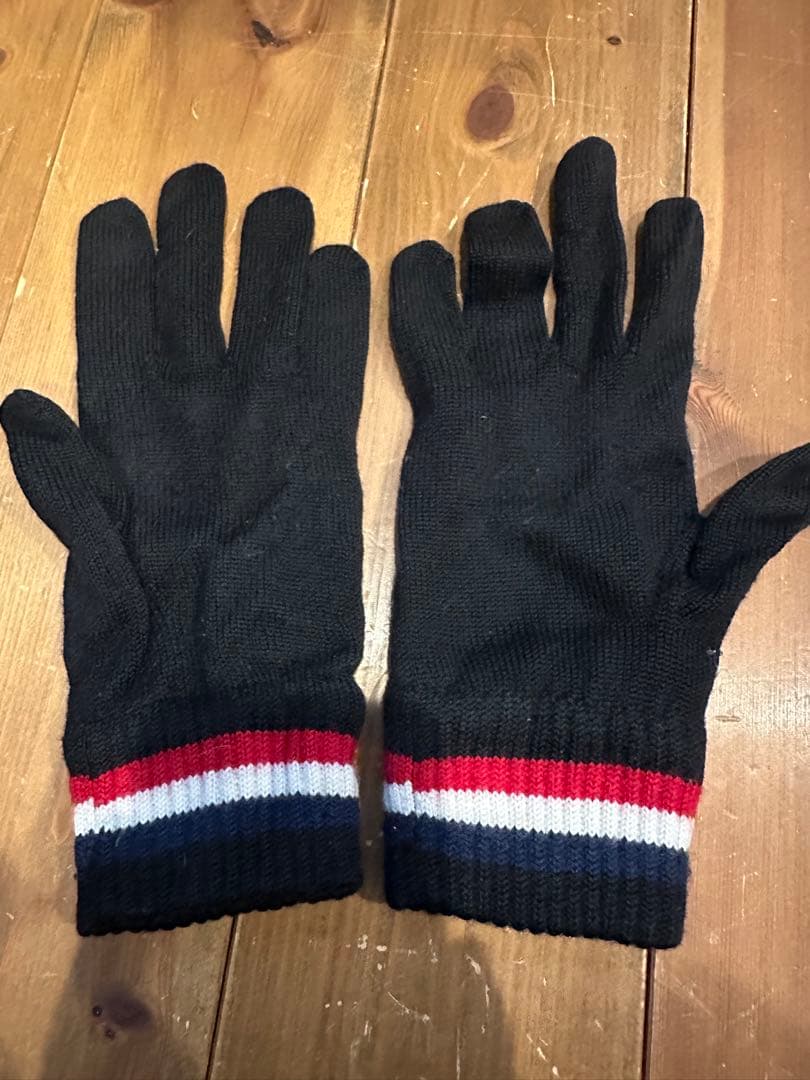 Moncler 黒 ストライプ 手袋