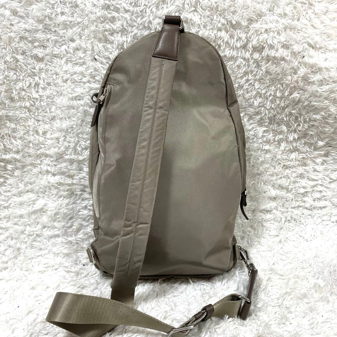 美品✨トゥミ ナイロンクロスボディバッグ ミニリュック レディース TUMI