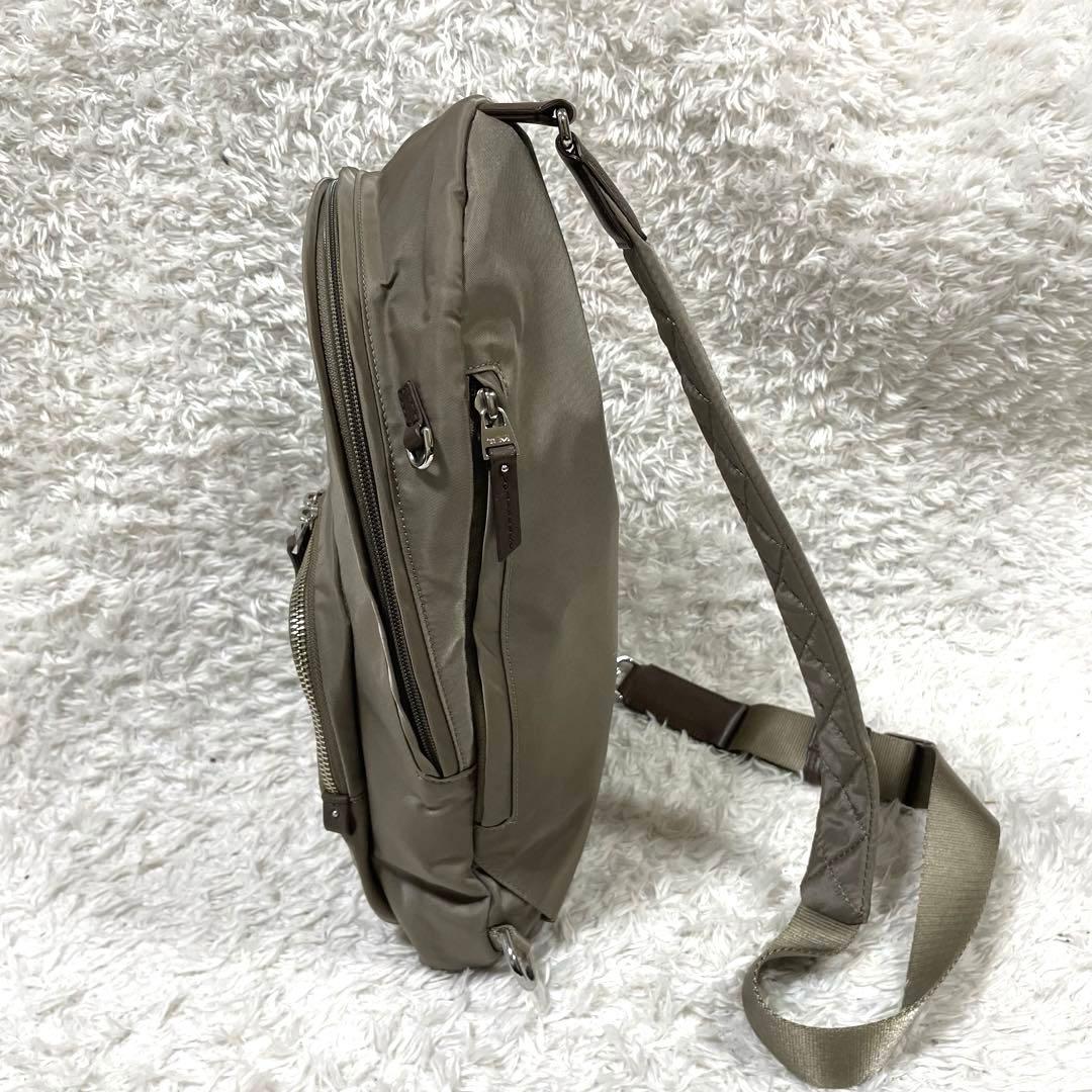 美品✨トゥミ ナイロンクロスボディバッグ ミニリュック レディース TUMI