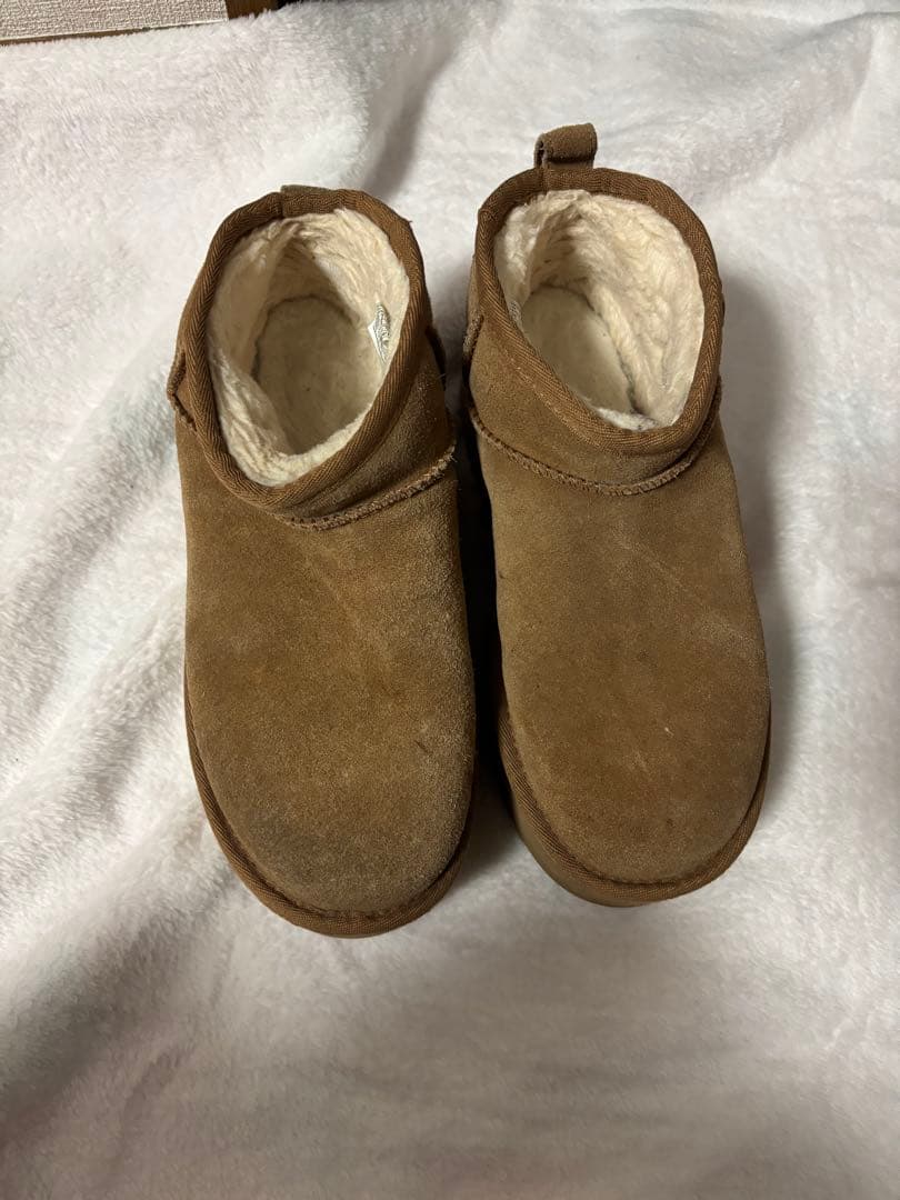 お*こ様 UGG クラシック ウルトラミニプラットフォーム ブーツ