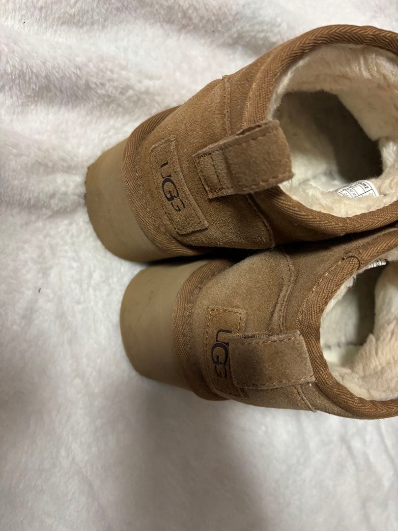 お*こ様 UGG クラシック ウルトラミニプラットフォーム ブーツ
