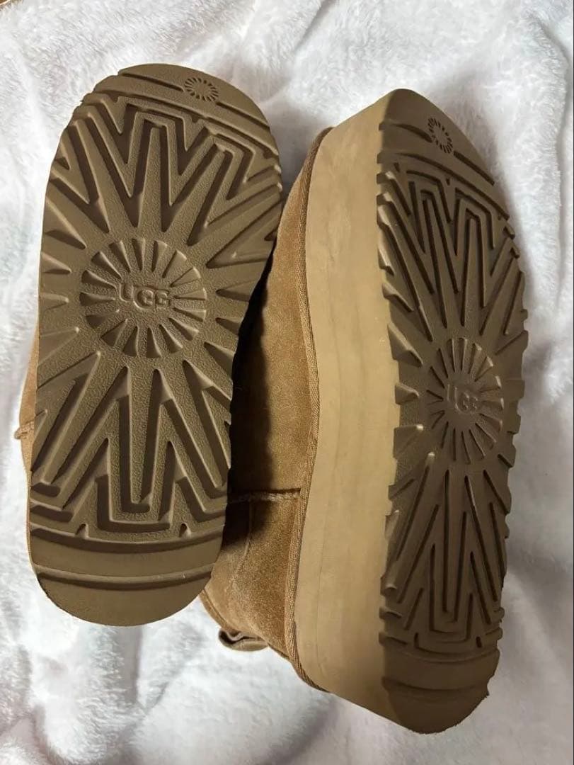 お*こ様 UGG クラシック ウルトラミニプラットフォーム ブーツ