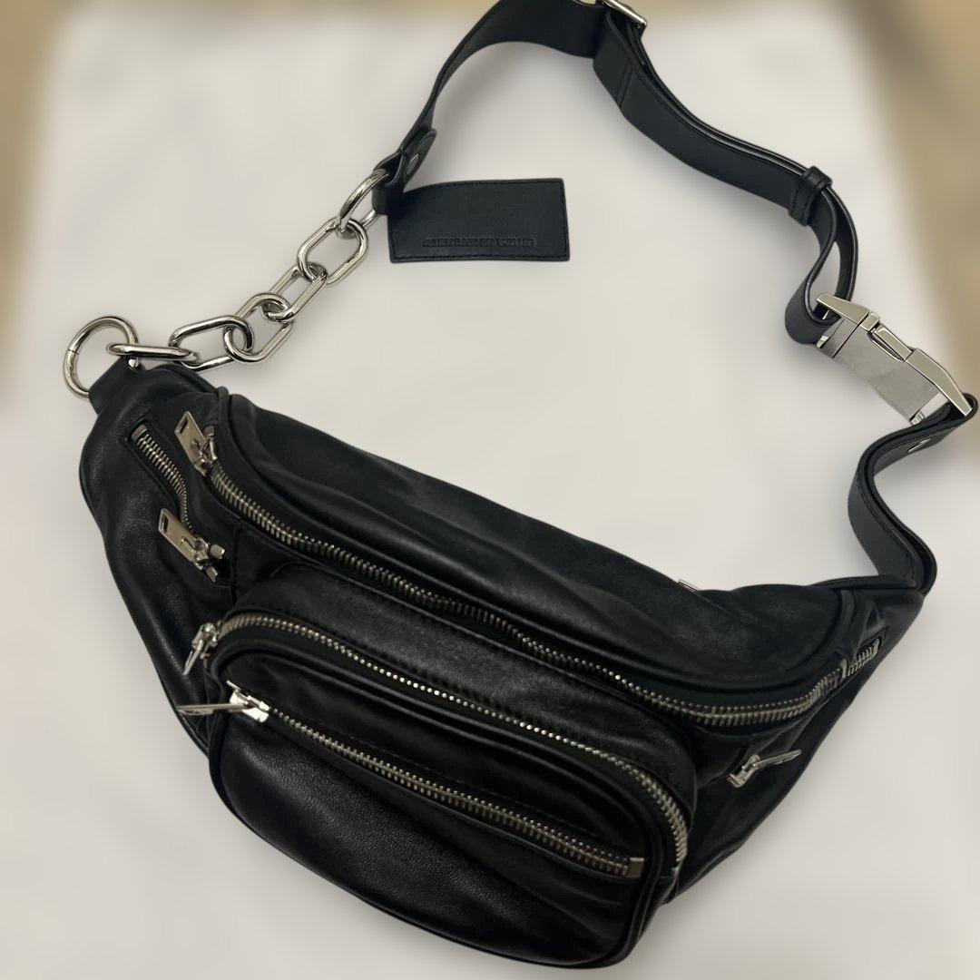 ALEXANDER WANG ブラック ボディバッグ
