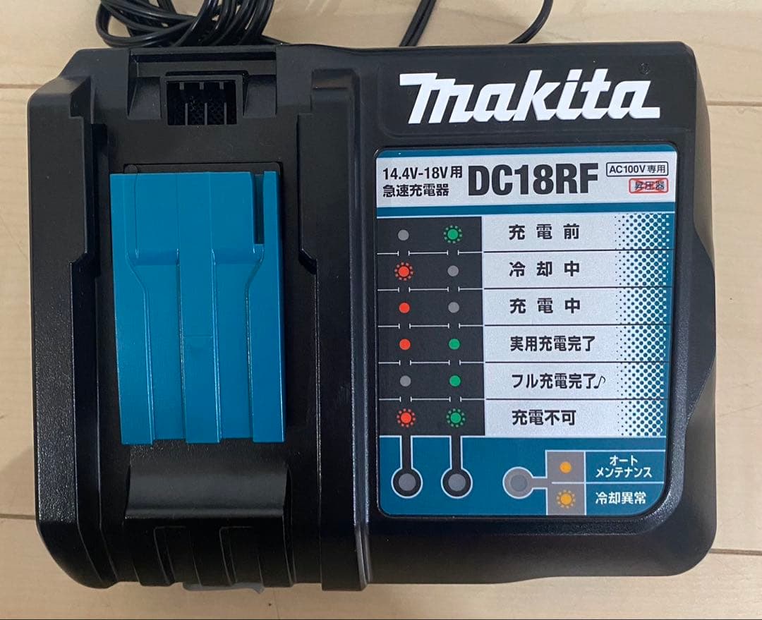 マキタ　makita 充電式クリーナ　CL182FD 純正バッテリー、充電器付き