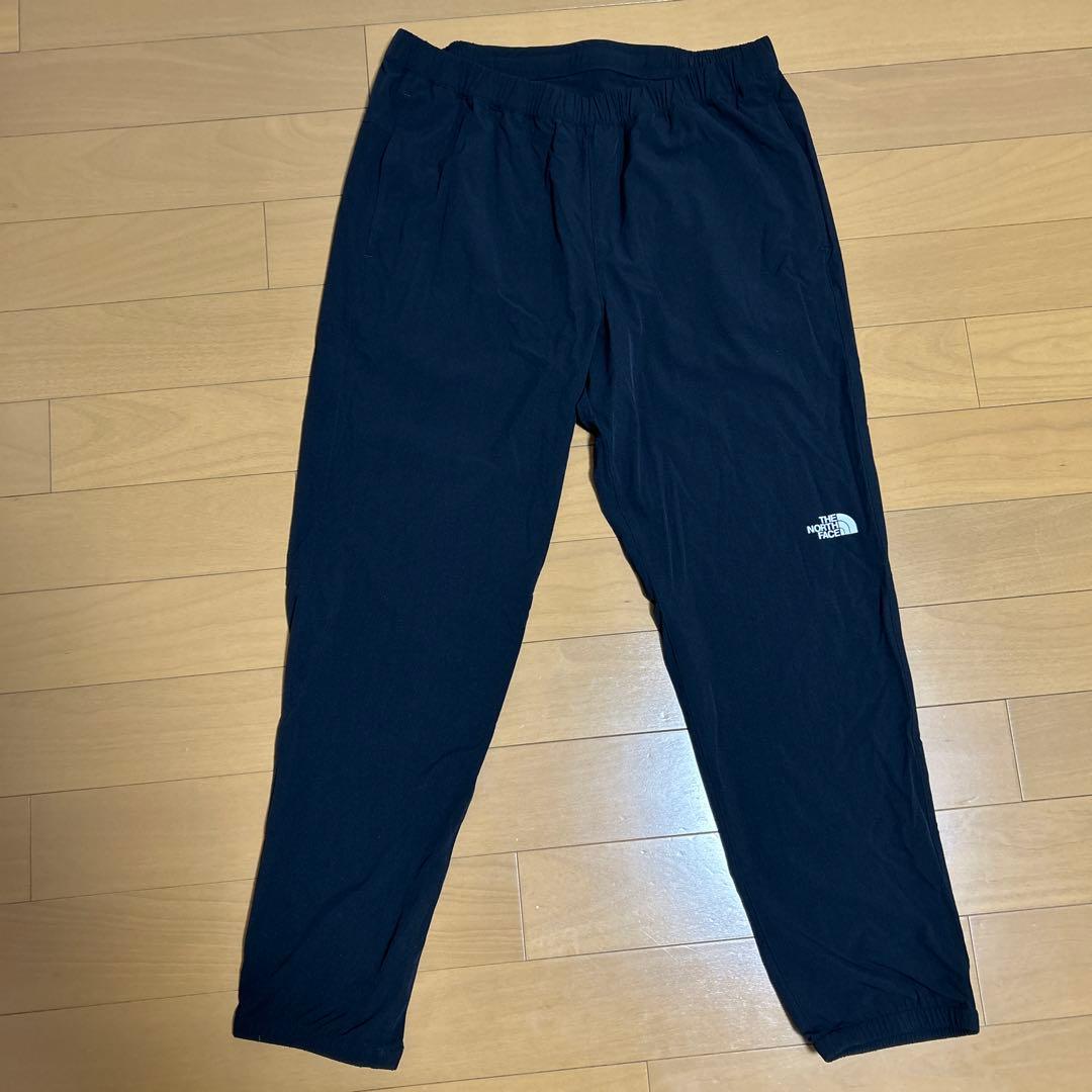 The North Face 黒パンツ ロゴ入り