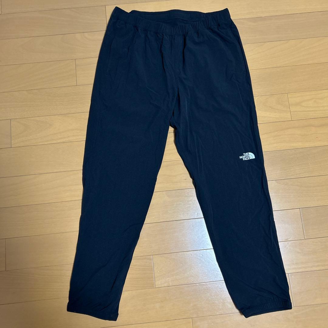 The North Face 黒パンツ ロゴ入り