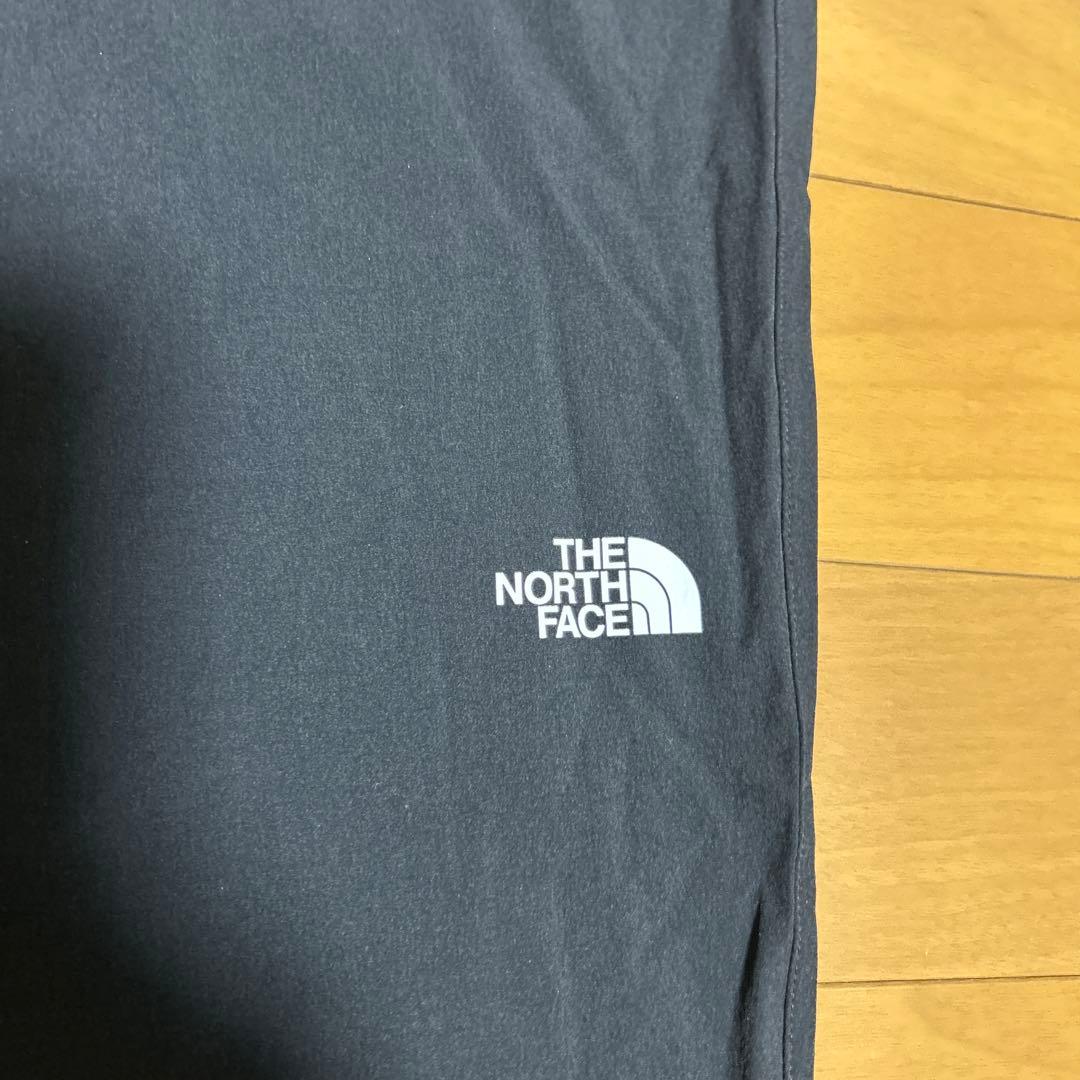 The North Face 黒パンツ ロゴ入り
