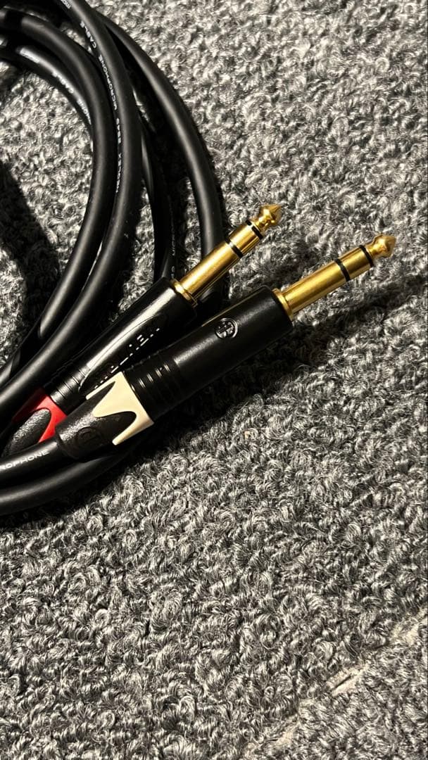 MOGAMI 2549 XLR(メス)→TRS 2本ペアケーブル (2m)
