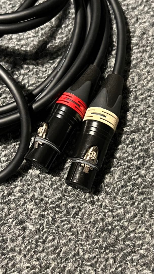 MOGAMI 2549 XLR(メス)→TRS 2本ペアケーブル (2m)
